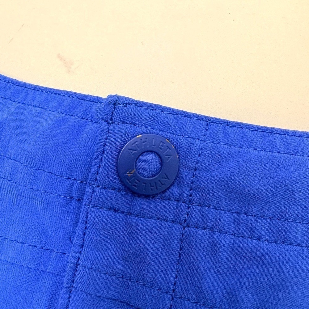 Athleta Women's size 2 Vibrant Blue Cargo Shorts Athletic activewear summer - Picture 4 of 10